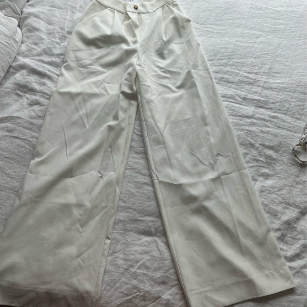 DNA brand, cream trouser, size small